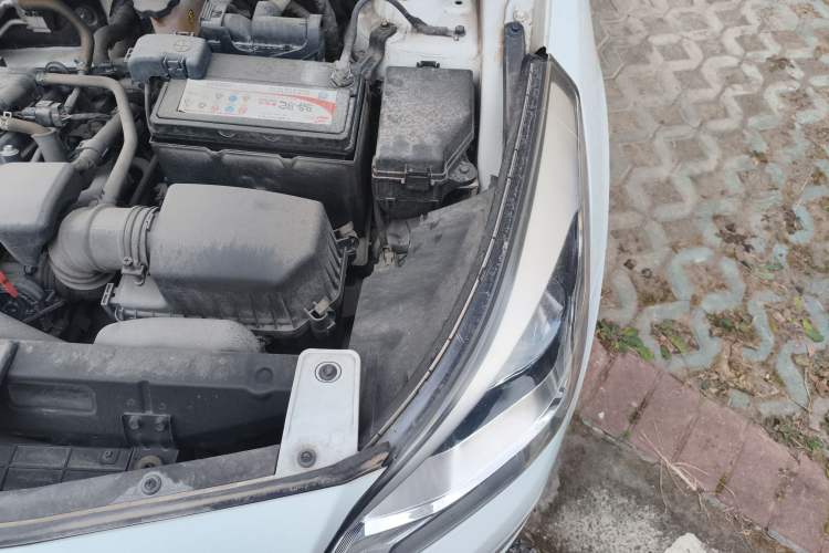 Used Hyundai Verna Ray 2014 1.4L Automatic GLX Engine Bay Left