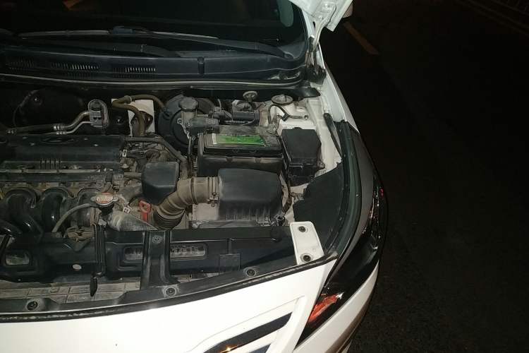 Used Hyundai Verna Ray 2014 1.4L Automatic GLX Engine Bay Left
