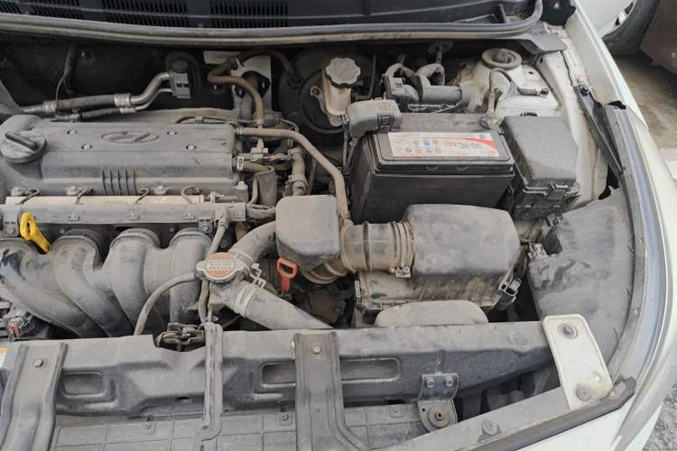 Used Hyundai Verna Ray 2014 1.4L Automatic GLX Engine Bay Left