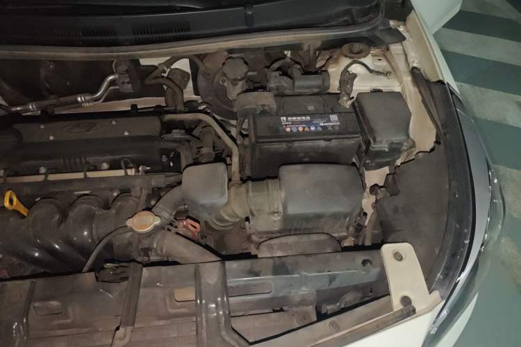 Used Hyundai Verna Ray 2014 1.4L Automatic GLX Engine Bay Left