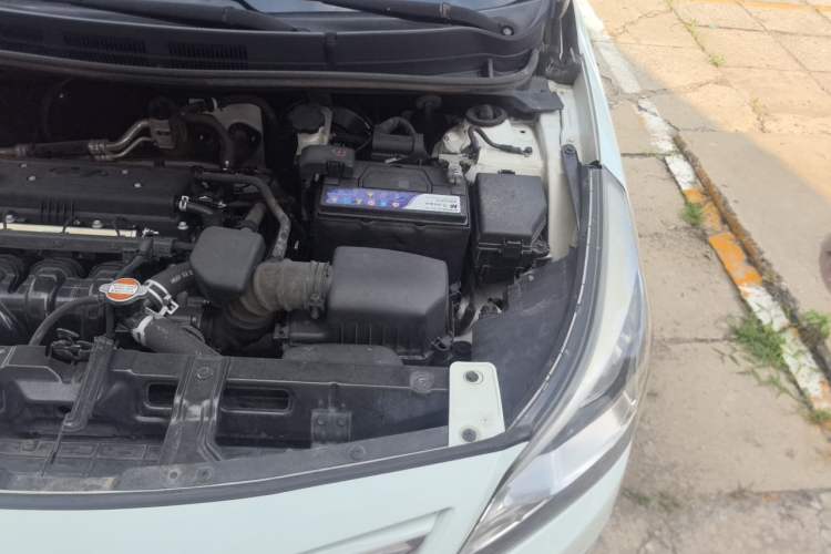 Used Hyundai Verna Ray 2014 1.4L Manual GLX Engine Bay Left
