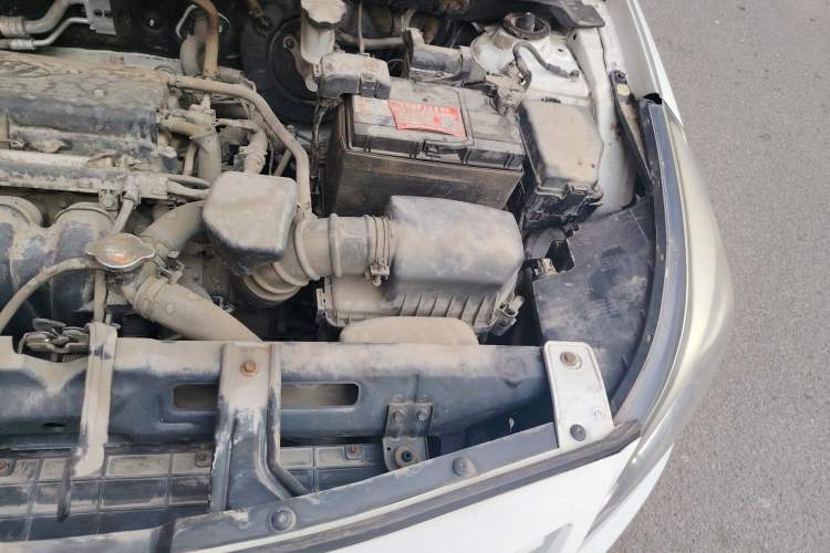 Used Hyundai Verna Ray 2014 1.4L Manual GLX Engine Bay Left