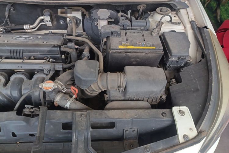 Used Hyundai Verna Ray 2014 1.4L Automatic GLX Engine Bay Left