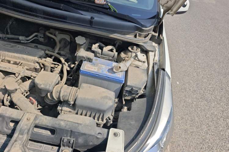 Used Hyundai Verna Ray 2014 1.4L Automatic GLX Engine Bay Left