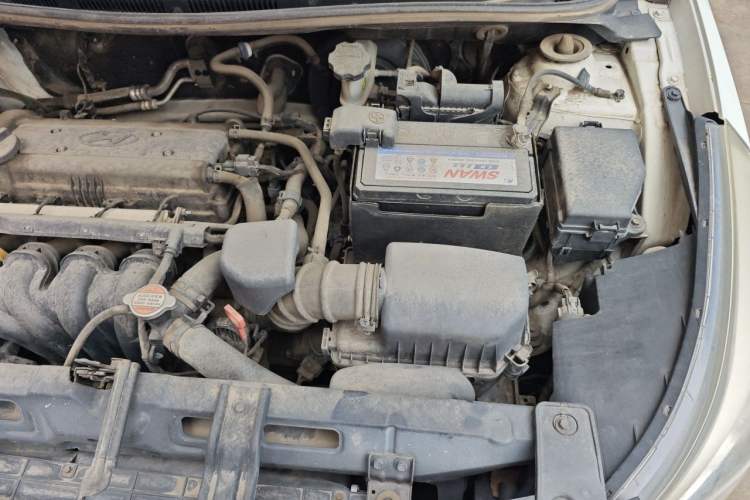 Used Hyundai Verna Ray 2014 1.4L Automatic GLX Engine Bay Left