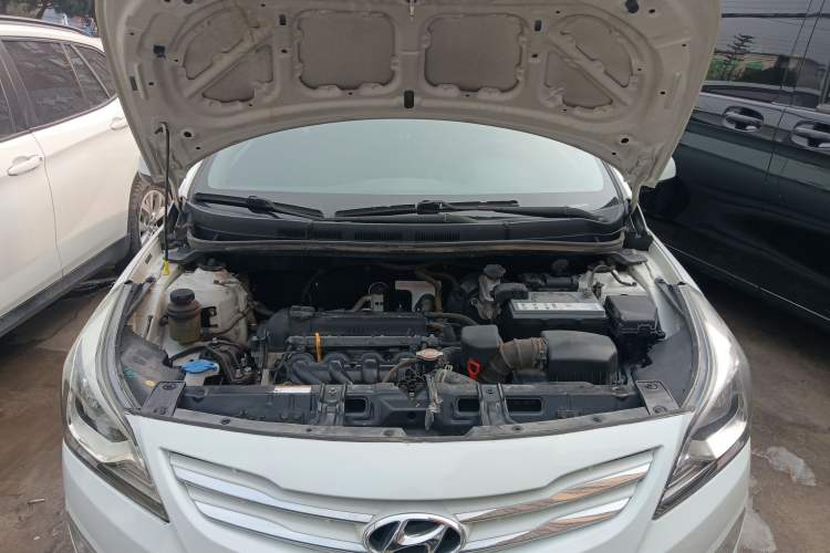 Used Hyundai Verna Ray 2014 1.4L Automatic GLX Engine Bay