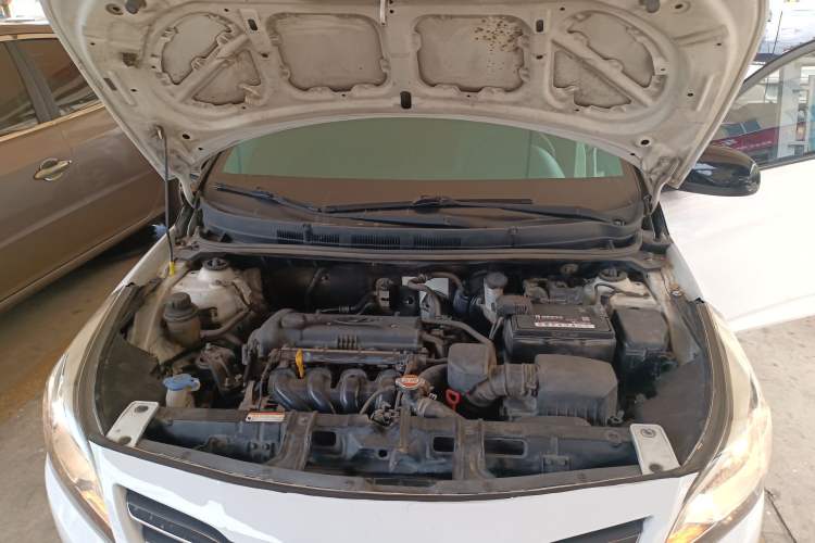 Used Hyundai Verna Ray 2014 1.4L Automatic GLX Engine Bay