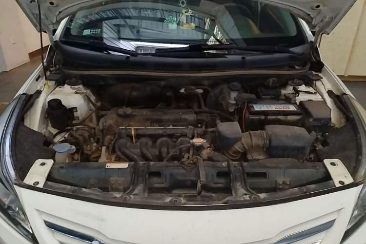 Used Hyundai Verna Ray 2014 1.4L Manual GLX Engine Bay