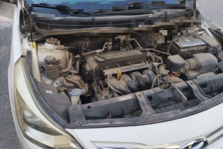 Used Hyundai Verna Ray 2014 1.4L Automatic GLX Engine Bay Right