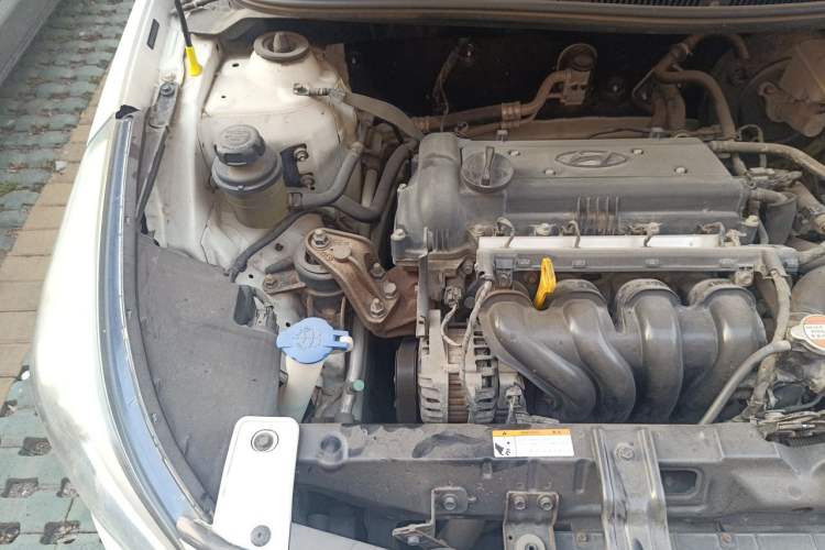 Used Hyundai Verna Ray 2014 1.4L Manual GLX Engine Bay Right