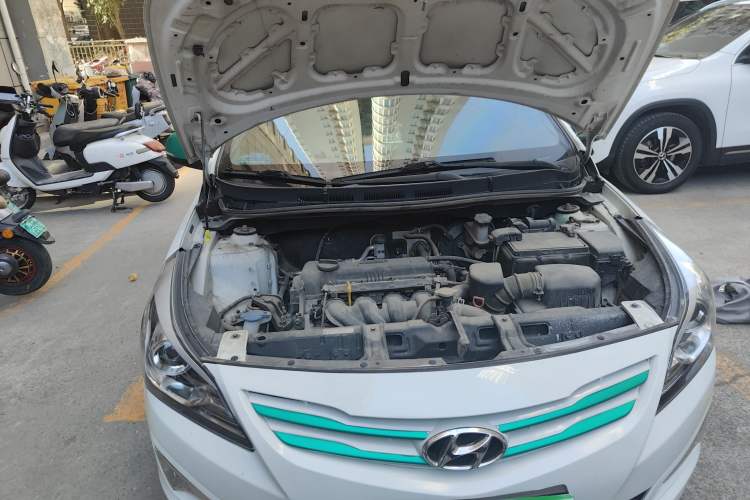 Used Hyundai Verna Ray 2014 1.6L Automatic TOP Engine Bay Right