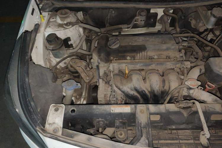 Used Hyundai Verna Ray 2014 1.4L Automatic GLX Engine Bay Right
