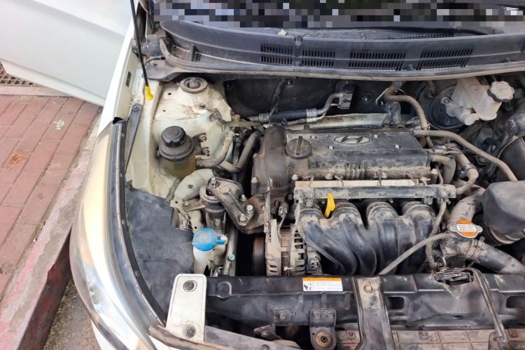 Used Hyundai Verna Ray 2014 1.4L Manual GLX Engine Bay Right