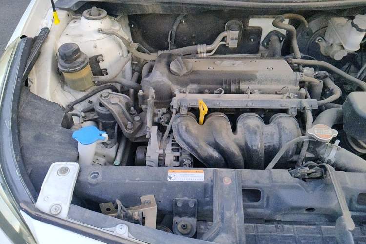 Used Hyundai Verna Ray 2014 1.4L Manual GLX Engine Bay Right