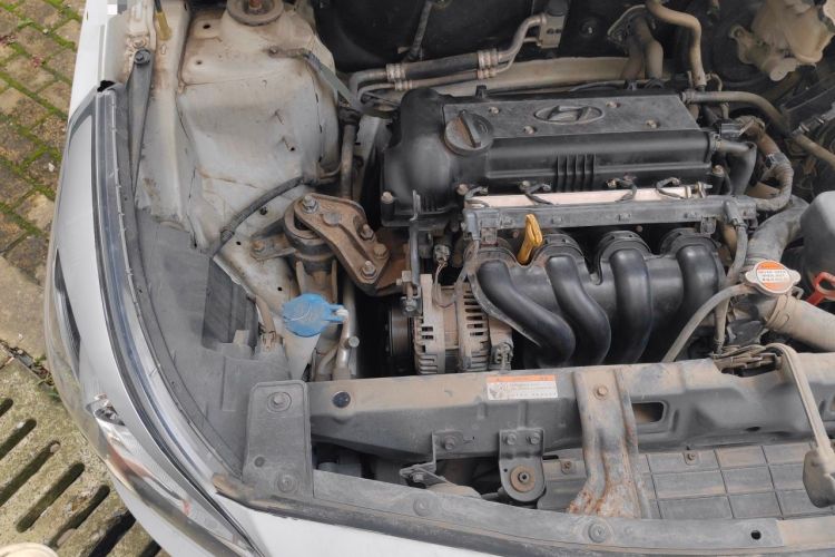 Used Hyundai Verna Ray 2014 1.6L Automatic TOP Engine Bay Right