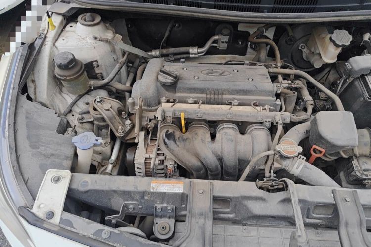 Used Hyundai Verna Ray 2014 1.4L Automatic GLX Engine Bay Right