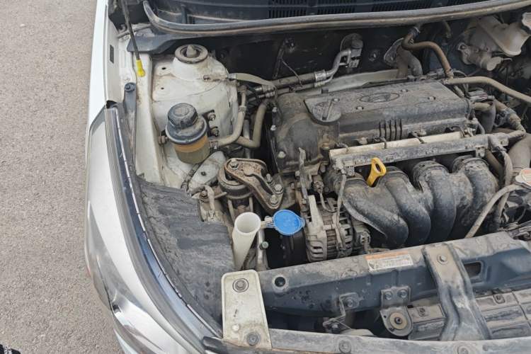 Used Hyundai Verna Ray 2014 1.4L Manual GLX Engine Bay Right