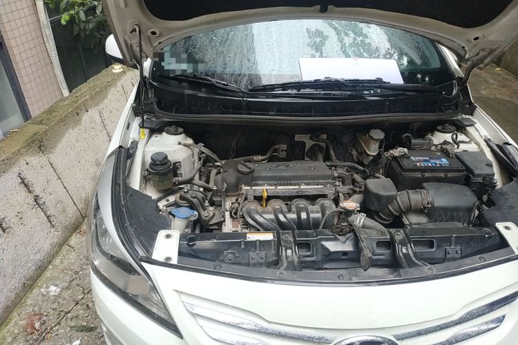 Used Hyundai Verna Ray 2014 1.4L Manual GLX Engine Bay Right