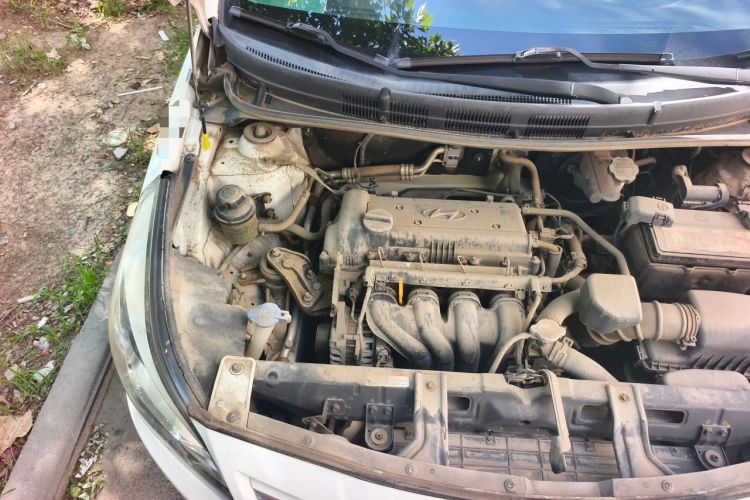 Used Hyundai Verna Ray 2014 1.4L Manual GLX Engine Bay Right
