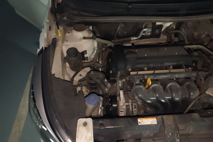 Used Hyundai Verna Ray 2014 1.4L Automatic GLX Engine Bay Right