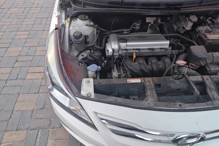 Used Hyundai Verna Ray 2014 1.4L Automatic GLX Engine Bay Right
