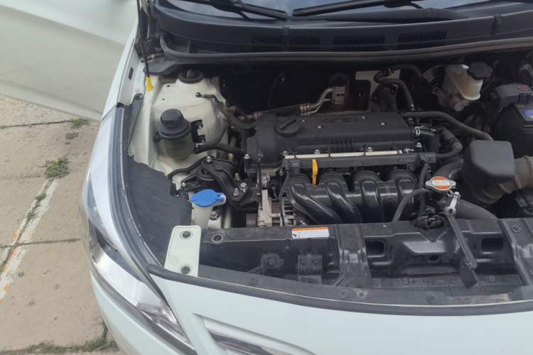 Used Hyundai Verna Ray 2014 1.4L Manual GLX Engine Bay Right