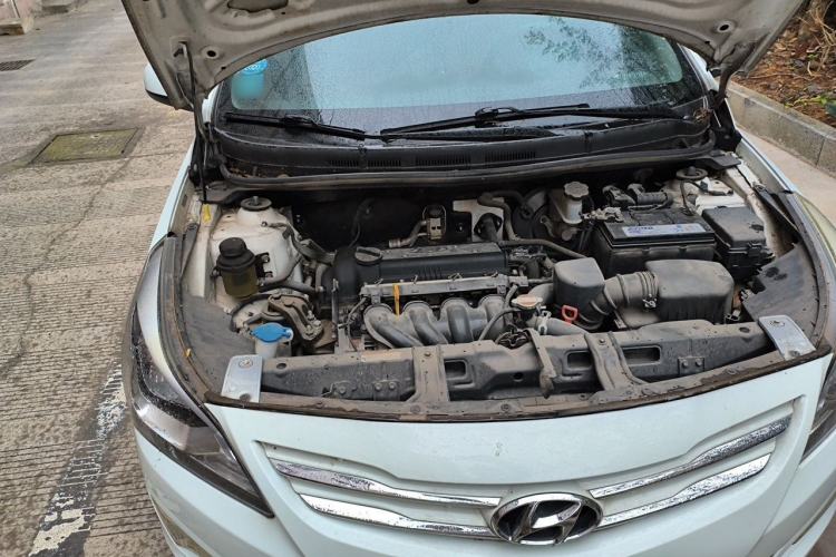 Used Hyundai Verna Ray 2014 1.4L Automatic GLX Engine Bay Right