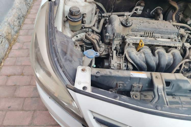 Used Hyundai Verna Ray 2014 1.4L Manual GLX Engine Bay Right