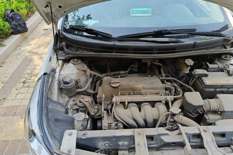 Used Hyundai Verna Ray 2014 1.4L Manual GLX Engine Bay Right