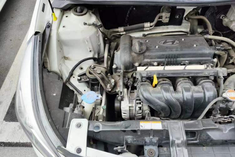 Used Hyundai Verna Ray 2014 1.6L Automatic TOP Engine Bay Right