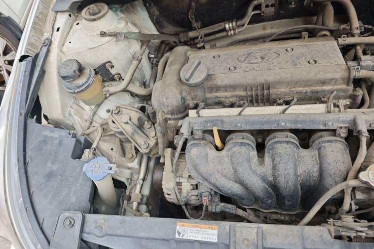 Used Hyundai Verna Ray 2014 1.4L Automatic GLX Engine Bay Right