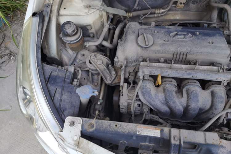 Used Hyundai Verna Ray 2014 1.4L Manual GLX Engine Bay Right