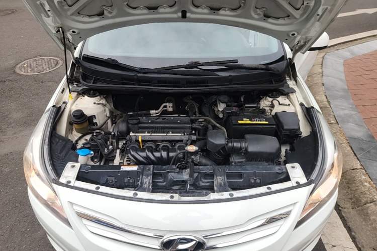 Used Hyundai Verna Ray 2014 1.4L Manual GLX Engine Bay