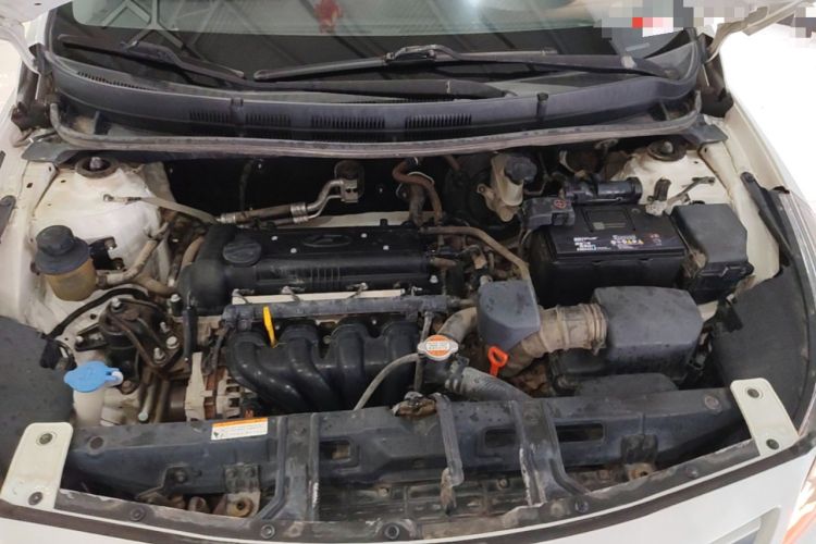 Used Hyundai Verna Ray 2014 1.4L Automatic GLX Engine Bay