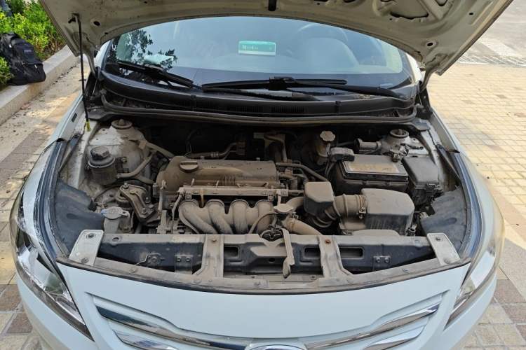 Used Hyundai Verna Ray 2014 1.4L Manual GLX Engine Bay