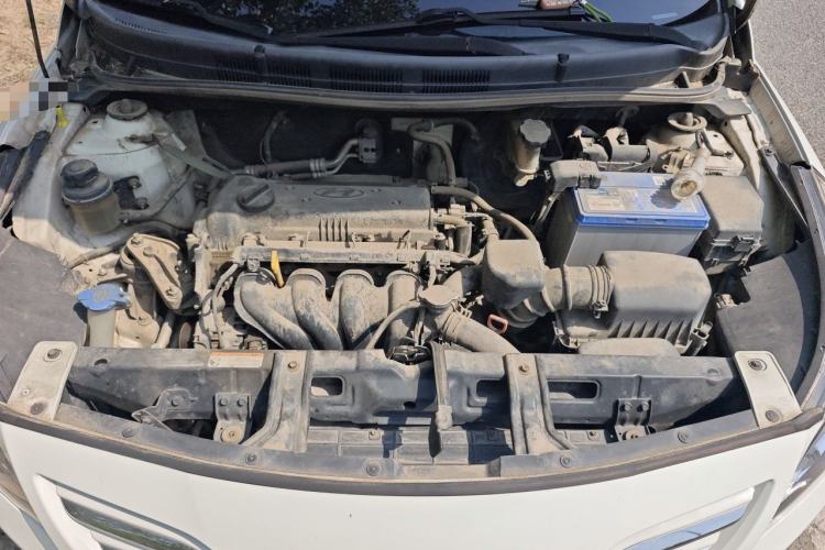 Used Hyundai Verna Ray 2014 1.4L Automatic GLX Engine Bay