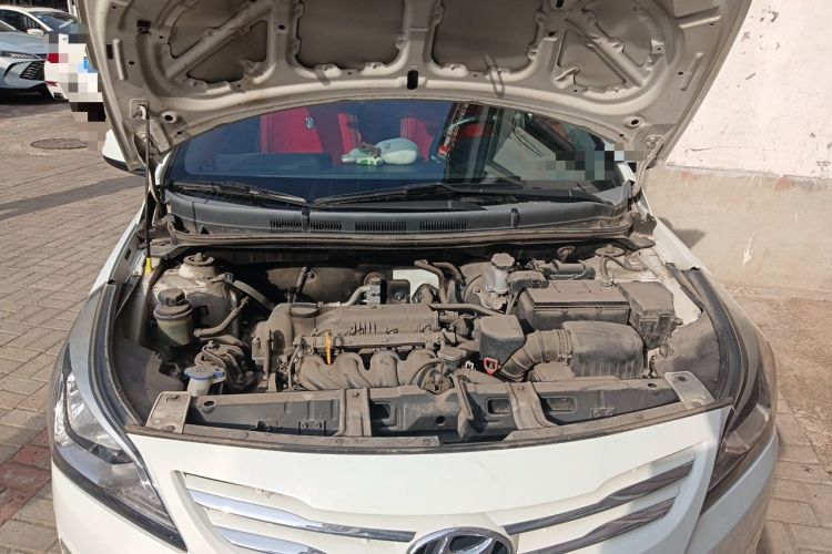 Used Hyundai Verna Ray 2014 1.4L Automatic GLX Engine Bay
