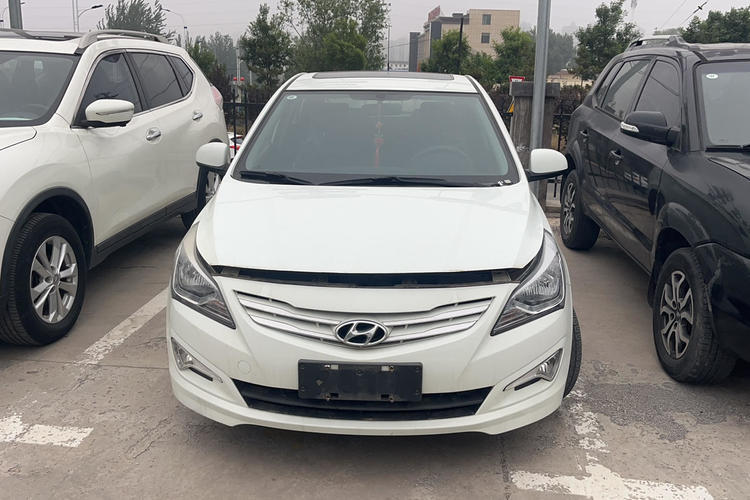 Used Hyundai Verna Ray 2014 1.4L Manual GLX Exterior 1