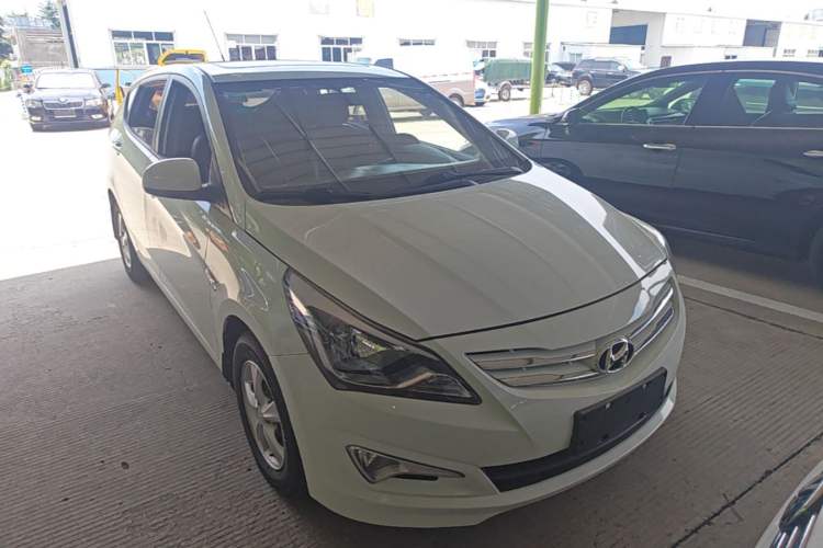 Used Hyundai Verna Ray 2014 1.4L Automatic GLX Exterior 1