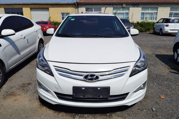 Used Hyundai Verna Ray 2014 1.4L Automatic GLX Exterior 1