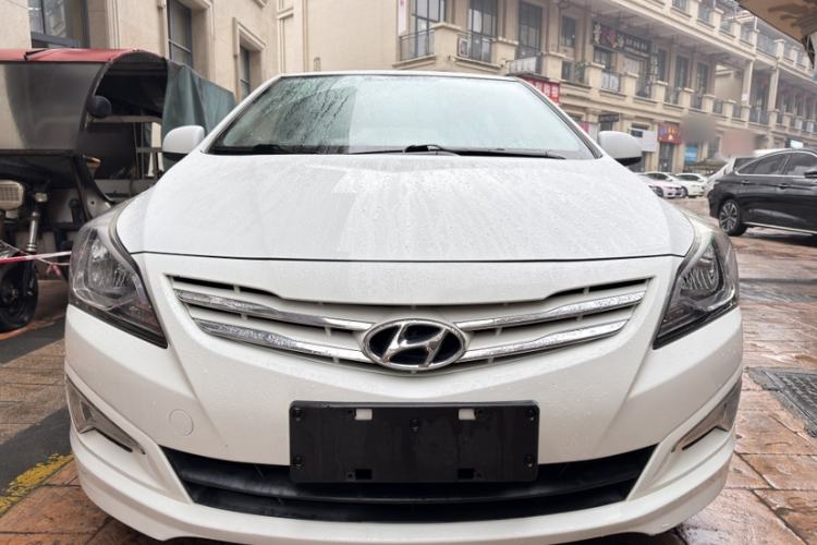 Used Hyundai Verna Ray 2014 1.4L Automatic GLX Exterior 1