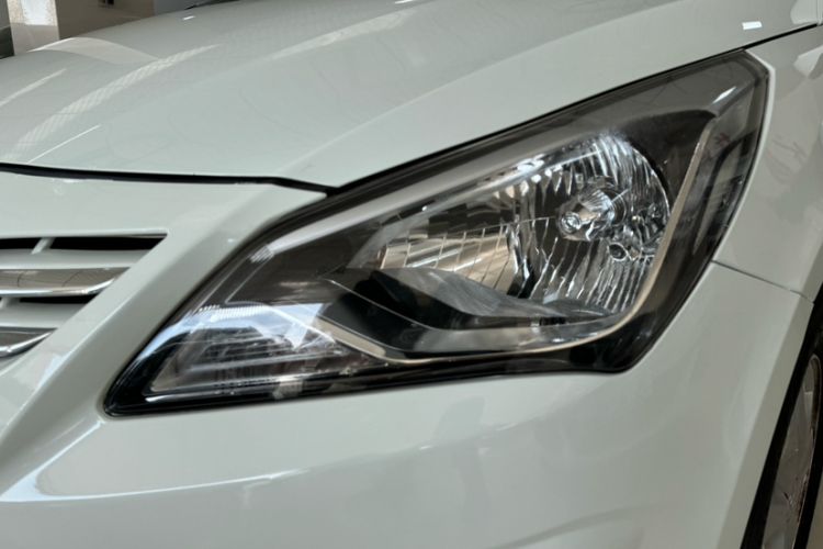 Used Hyundai Verna Ray 2014 1.4L Automatic GLX Exterior 10