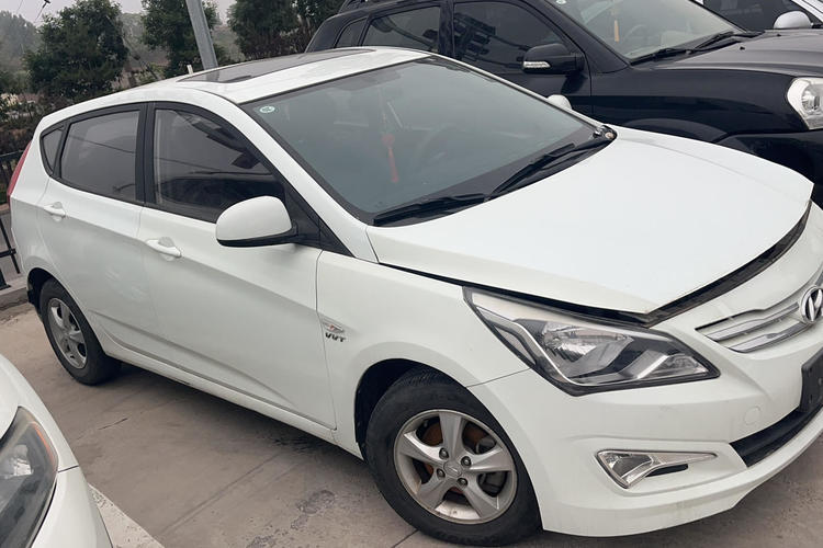 Used Hyundai Verna Ray 2014 1.4L Manual GLX Exterior 2