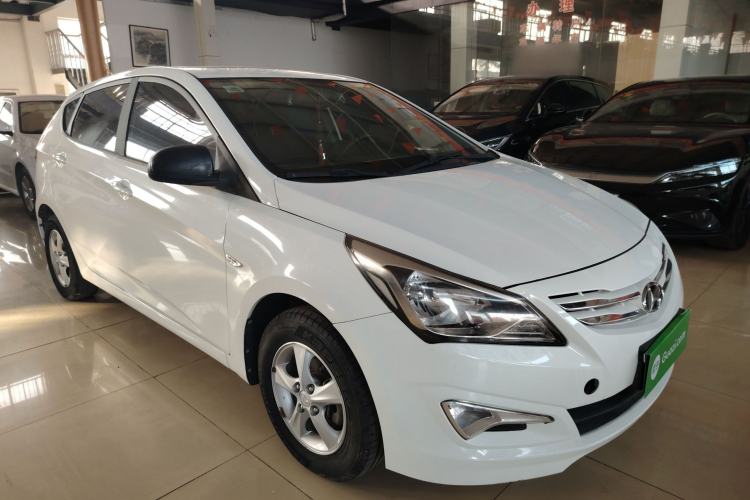 Used Hyundai Verna Ray 2014 1.4L Manual GLX Exterior 2