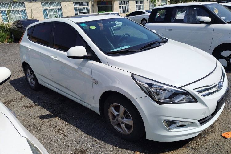 Used Hyundai Verna Ray 2014 1.4L Automatic GLX Exterior 2