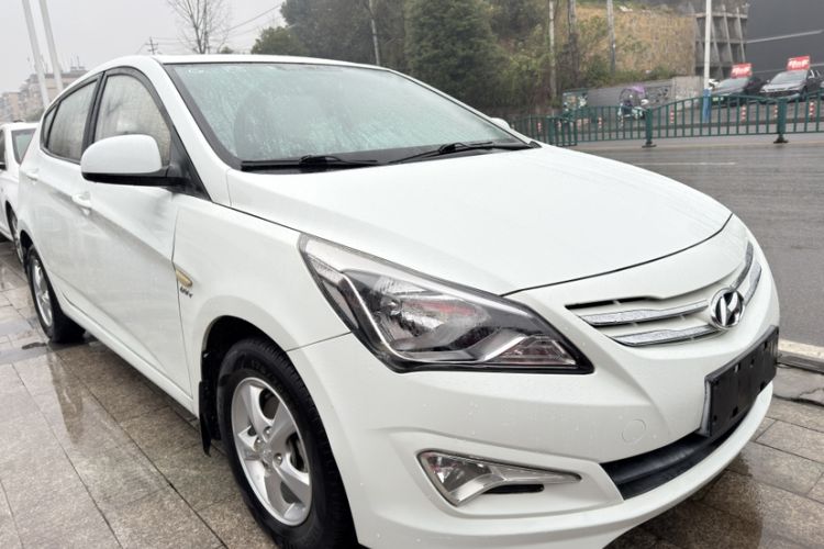 Used Hyundai Verna Ray 2014 1.4L Automatic GLX Exterior 2