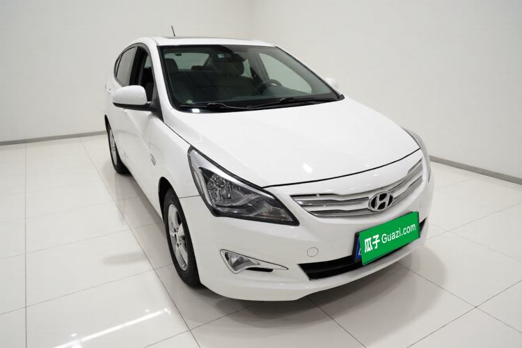 Used Hyundai Verna Ray 2014 1.4L Automatic GLX Exterior 2