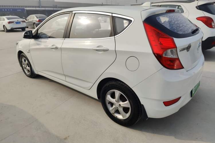 Used Hyundai Verna Ray 2014 1.4L Manual GLX Exterior 3