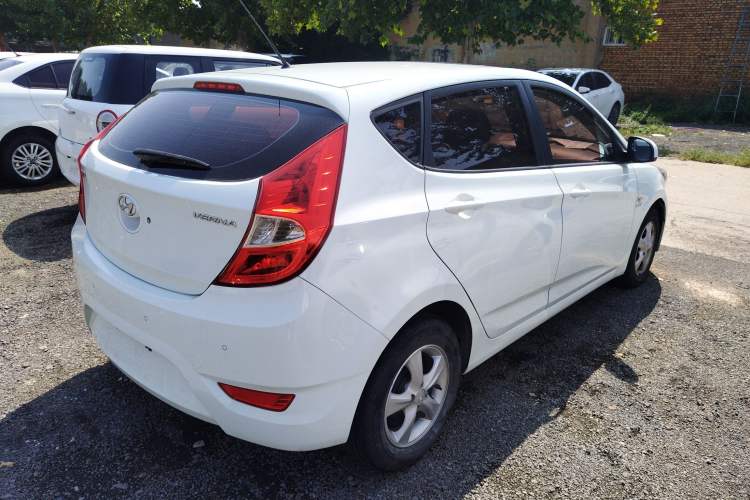 Used Hyundai Verna Ray 2014 1.4L Automatic GLX Exterior 3