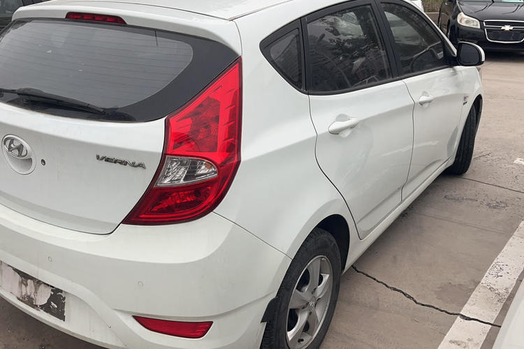 Used Hyundai Verna Ray 2014 1.4L Manual GLX Exterior 4